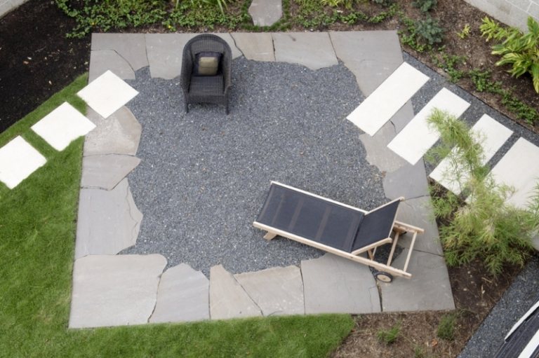 Gartengestaltung-Kies-Terrasse-Ideen-modern