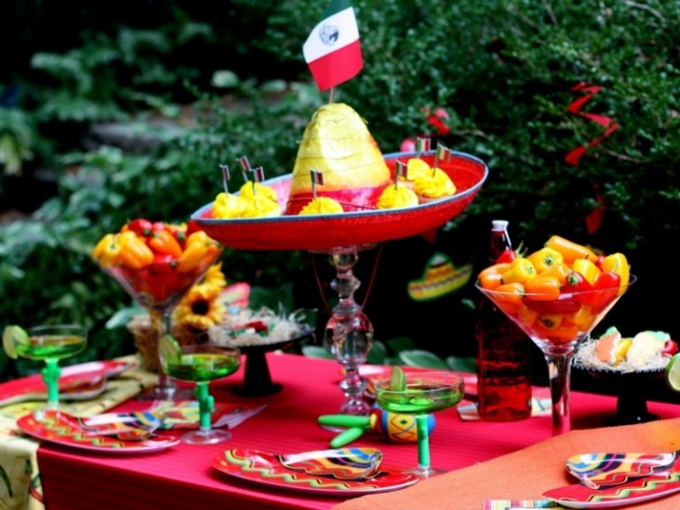 Party-Garten-Mexiko-inspiriert-Tischdeko