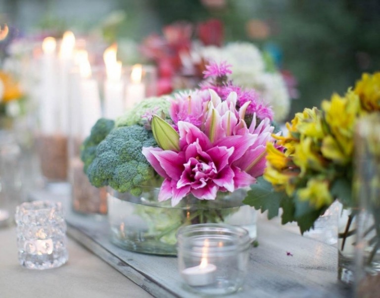 Party im Garten Sommer-Moos-Blumen-saisonal-Windlichter