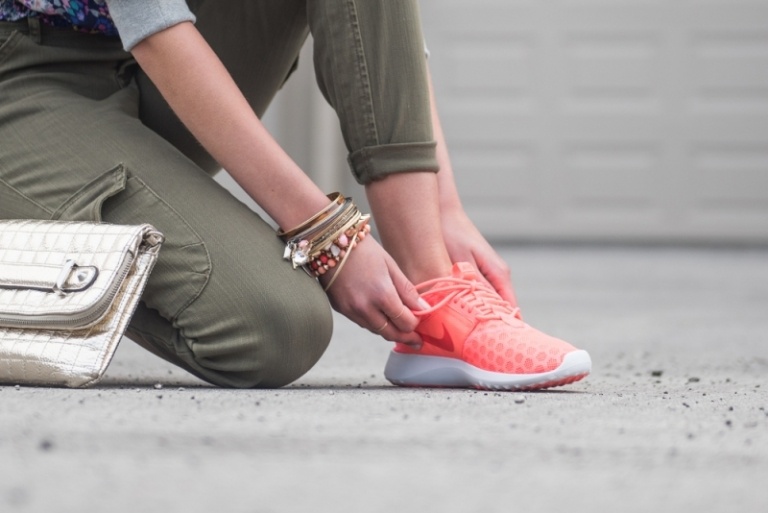 Sneakers-Trend-rosa-Farbe-Modell-Nike-Zenji
