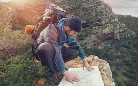 Sportbekleidung-Fruehling-Softshelljacke-Wanderer