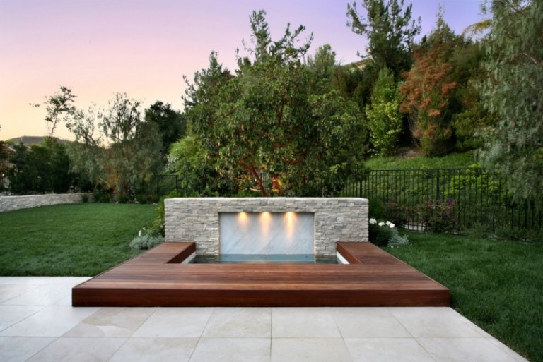 Whirlpool-Garten-Beleuchtung-Holz-Terrasse
