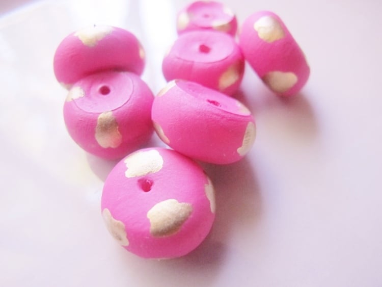 basteln-modelliermasse-selber-herstellen-kaltporzellan-pink-perlen-kugel