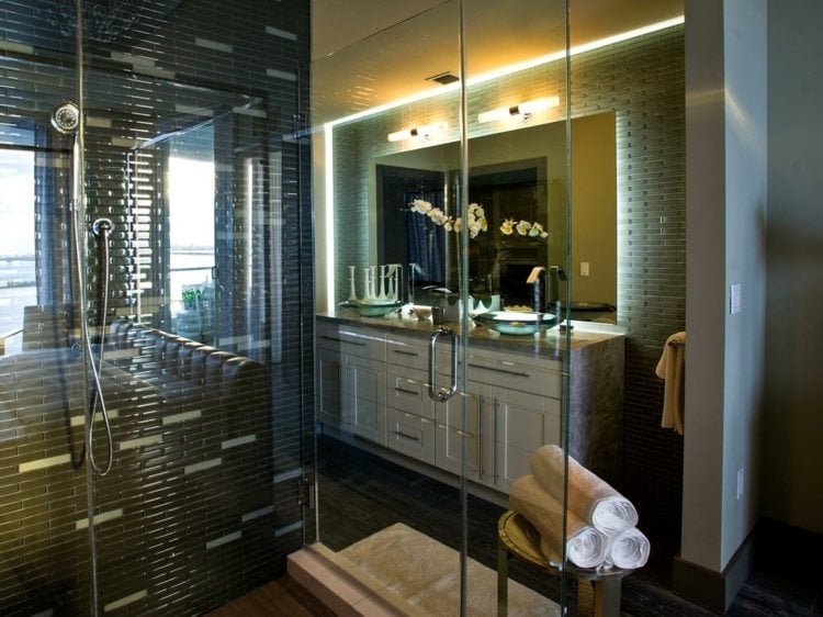 fliesen grau dusche modern badezimmer gestaltung bleuchtung spiegel
