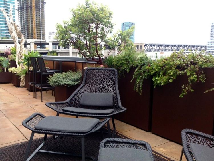 Garten Loungemöbel -aktuelles-design-freizeitbereich-urban-garten-stadt-sessel-schwarz