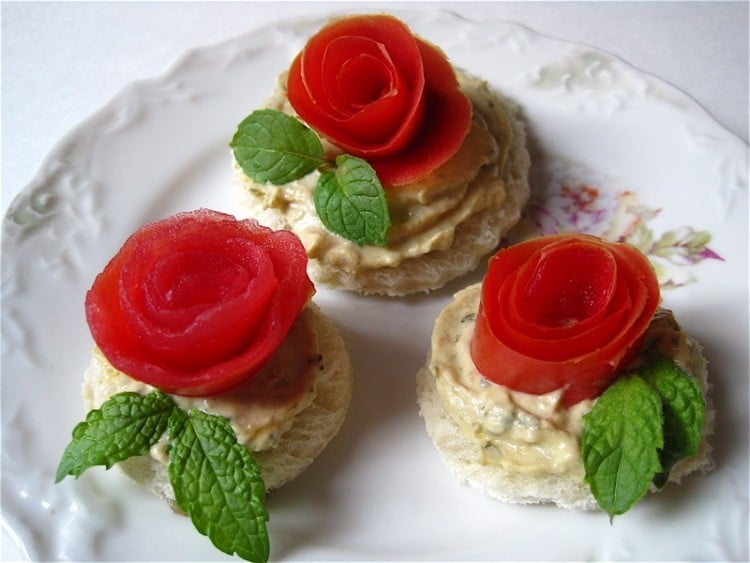 gemuse-kindergeburtstag-tomaten-rosen-butterbrot