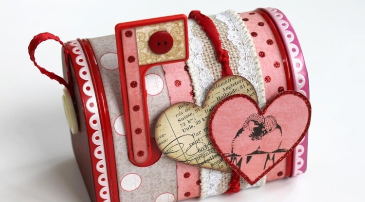 kleine geschenke romantisch-briefkasten-valentinstag-herzen