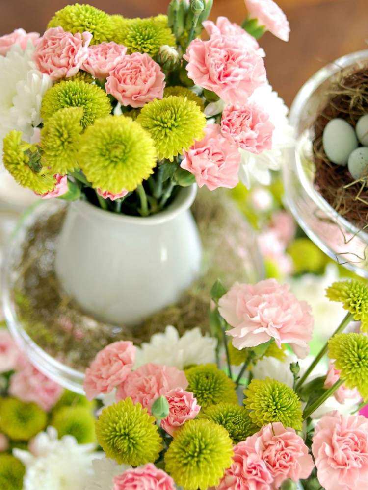 nelken blumen arrangement rosa vase eier gruen