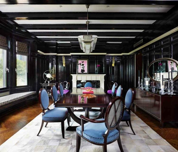 schwarz im esszimmer elegant vintage holzpaneele wandverkleidung blau stuehle