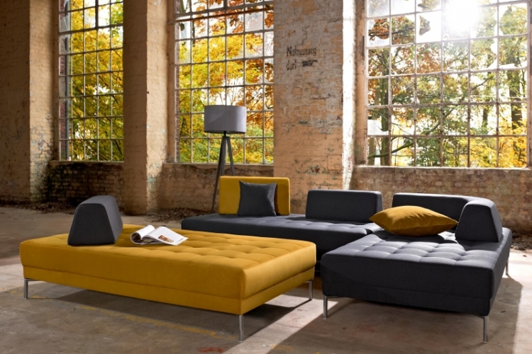 stilvolle-Wohnzimmereinrichtung-modern-Ecksofa-Loft