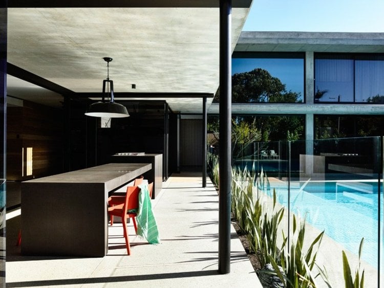 terrasse esstisch bar beton look pool outdoor pflanzen