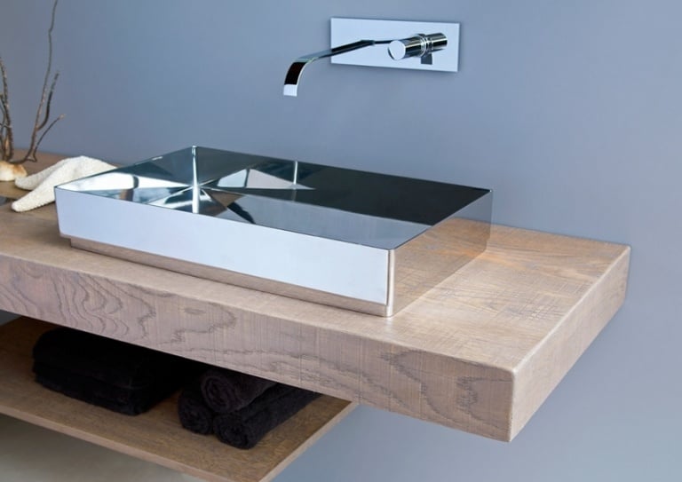 Badezimmermoebel-Holz-Waschtisch-Ideen-Maserung-modern
