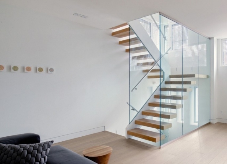 Einrichtungsideen-Wohnstilen-Treppe-Glas-Gelaender-modern