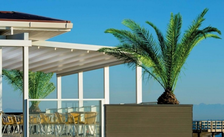 Sonnenschutz-Terrassenueberdachung-Haus-Alu-Stoff-Bespannung