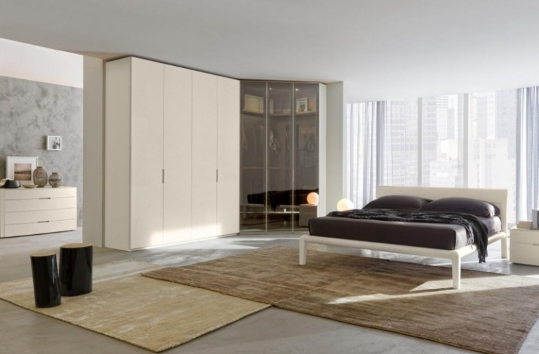 Weißer Kleiderschrank-modern-Schlafzimmer-Einrichtungsideen-Bett