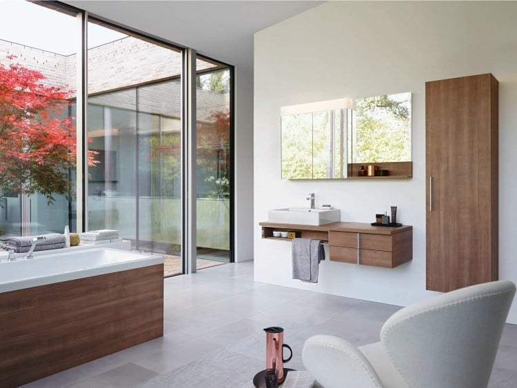Badmöbel aus Holz -badewanne-duravit-modern-design-gestaltung-