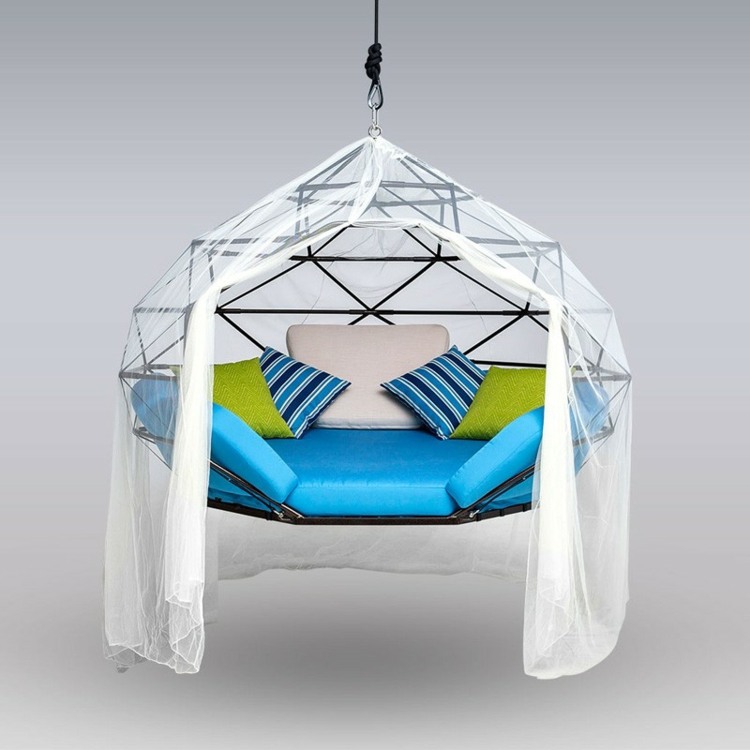 design abstraktem schaukel blau sitzpolster fliegennetz idee garten terrasse