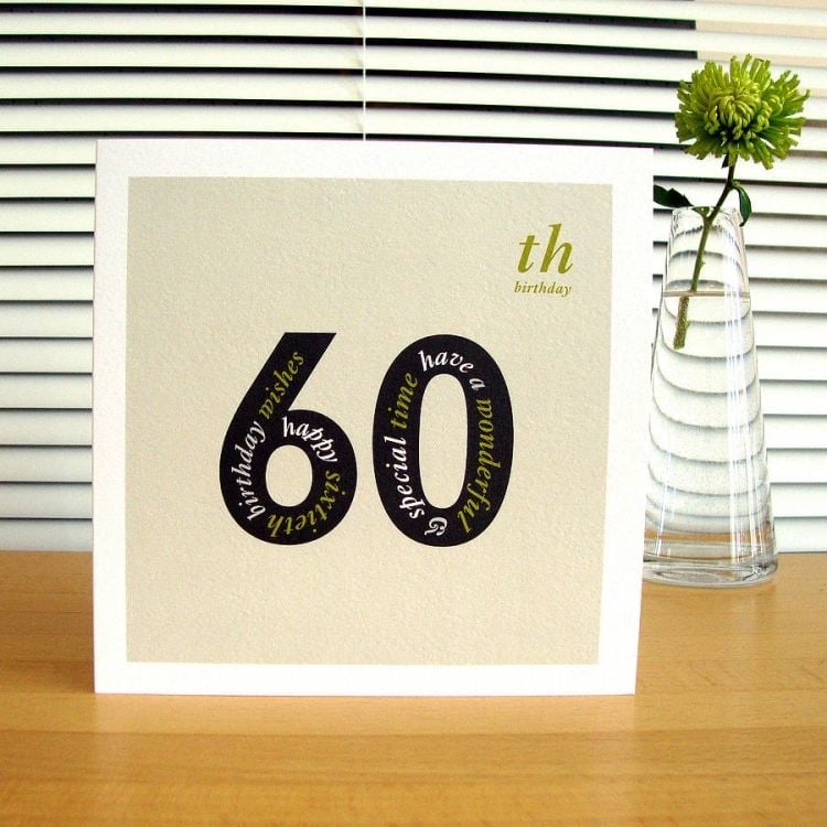 einladungskarte-60-geburtstag-ideen-kreativ-schrifprint-beige-schwarz-karton-creme