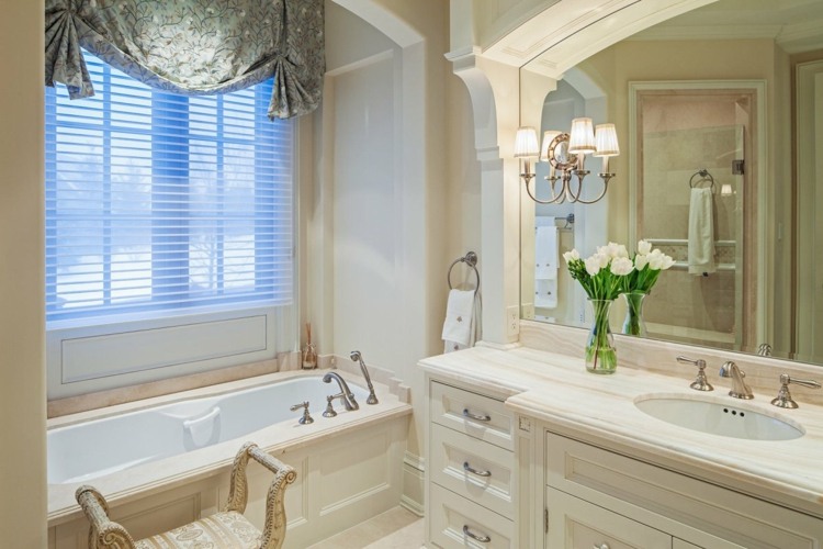 elegant franzoesisch landhausstil gardine badewanne spiegel fenster