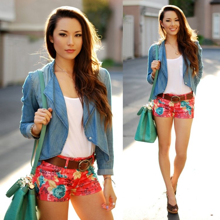 florale-hotpants-outfit-sommer-rot-weisse-bluse-jeans-jacke