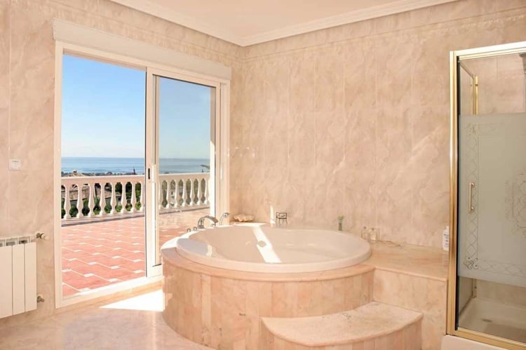 idee rose farbe badezimmer terrasse dusche badewanne