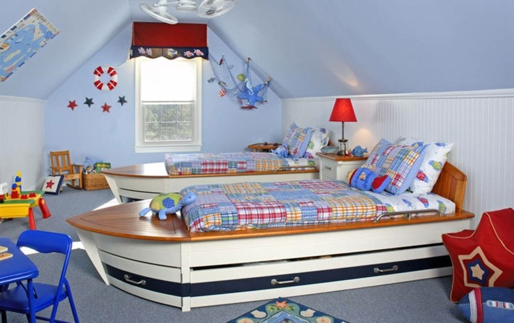 ideen zur kinderzimmergestaltung betten nautisch boote hellblau dachzimmer