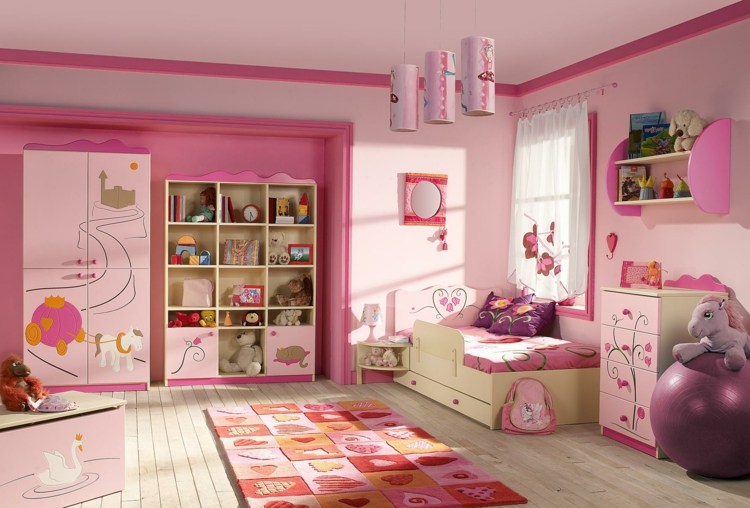 ideen zur kinderzimmergestaltung rosa pink maedchen teppich lampe