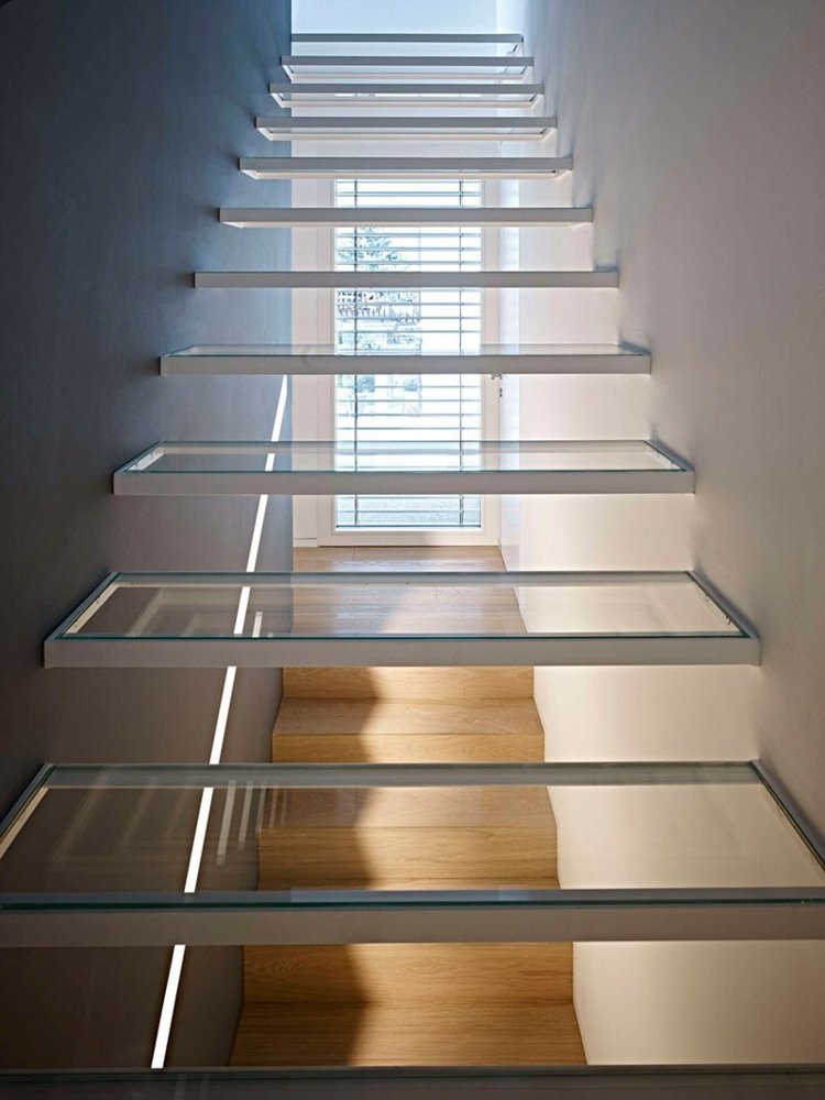 interieur idee einrichtung glas treppe modern stufen korridor