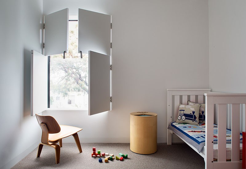 interieur und design ideen fenster sichtschutz fensterlaeden kinderzimmer bett stuhl