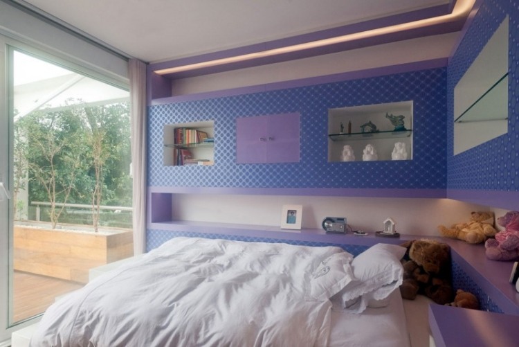 jugendzimmer-farbgestaltung-madchen-lila-blau-wandschranke