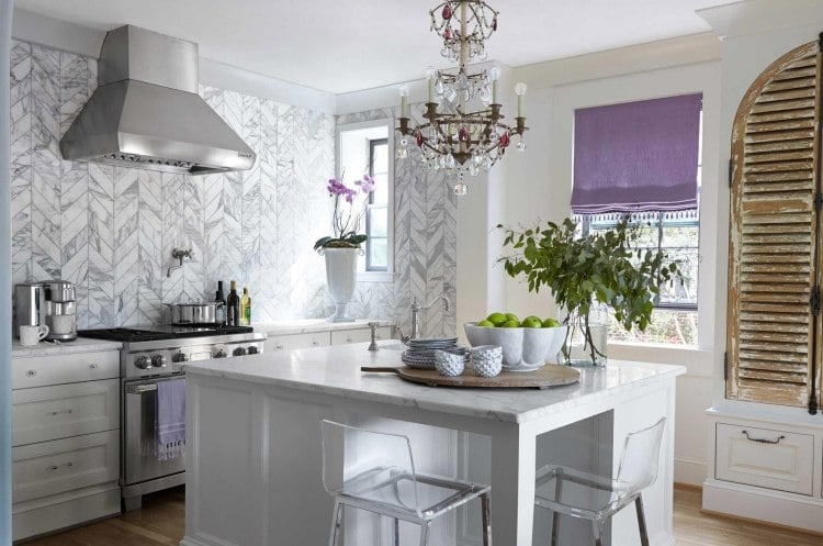 Küche Wandgestaltung -ideen-fliesen-marmor-optik-chevron-muster