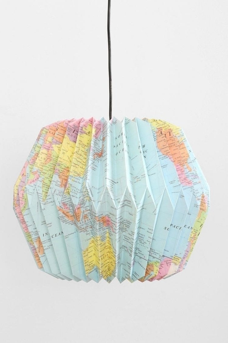 Lampenschirm basteln -papier-erdkugel-karte-erdkunde-origami