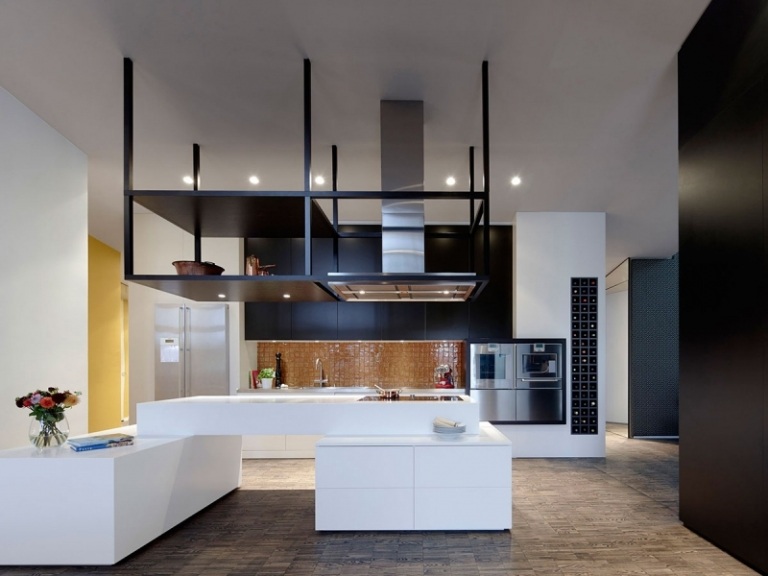 moderne Küchenplanung-Fliesen-weiss-schwarz-Stahl