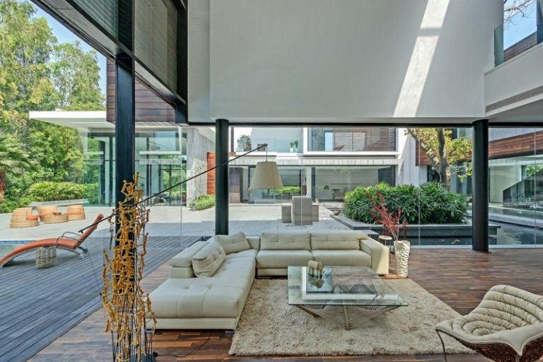 moderne Terrassengestaltung Wohnzimmer-Glaswand-Ideen-Luxus