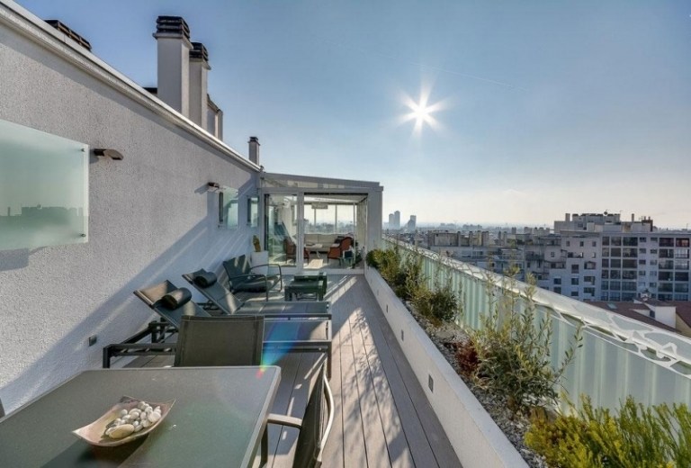 moderne-inneneinrichtung-ausblick-paris-dachterrasse-dachgeschoss-sonne-modern-stadt