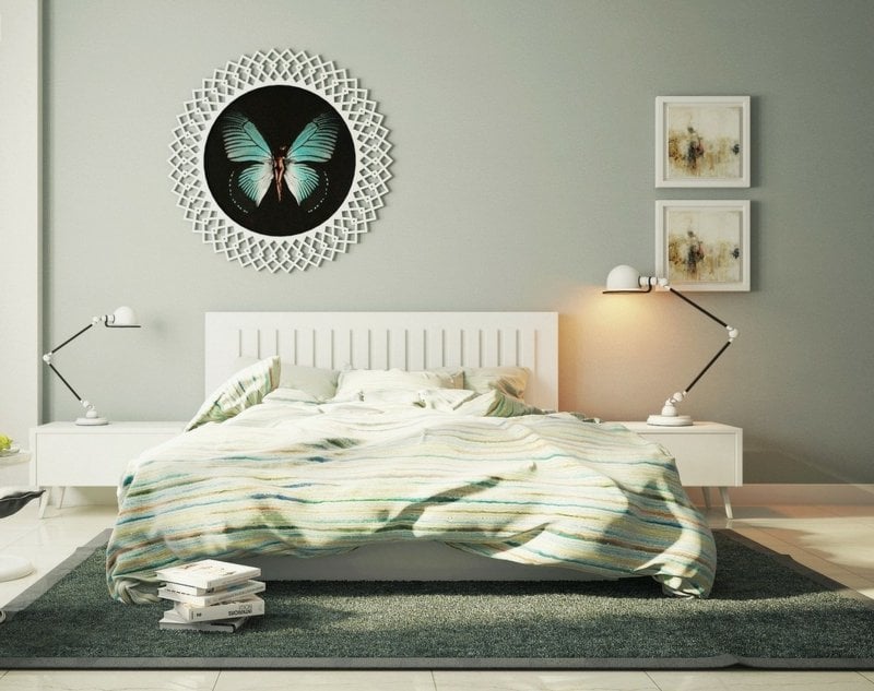 moderne schlafzimmer bett weiss grau teppich nachttischlampen wanddeko