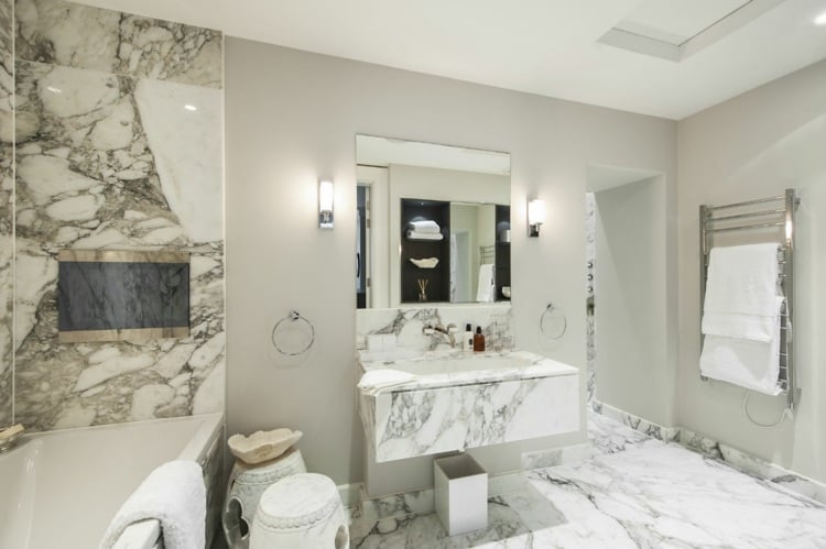 streichen badezimmer marmor stein weiss grau einrichtung edel design