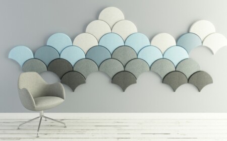 wand design idee muster schuppen blau weiss grau farben stuhl