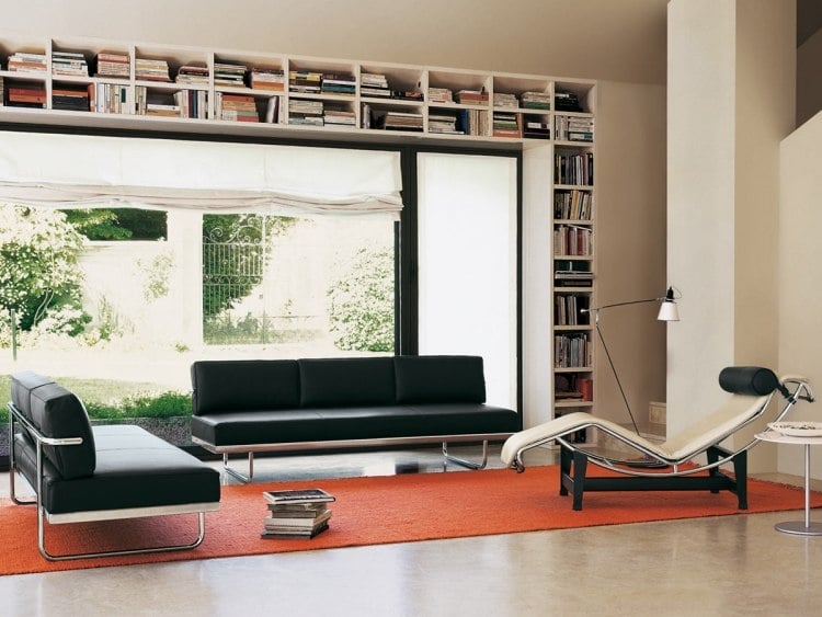 weisse-wohnzimmermoebel-klassiker-liege-Cassina-Le-Corbusier-LC5-Sofa