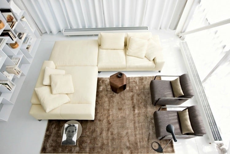 Weiße Wohnzimmermöbel -modern-creme-farbe-braun-sofa-sessel-fenster--Busnelli-