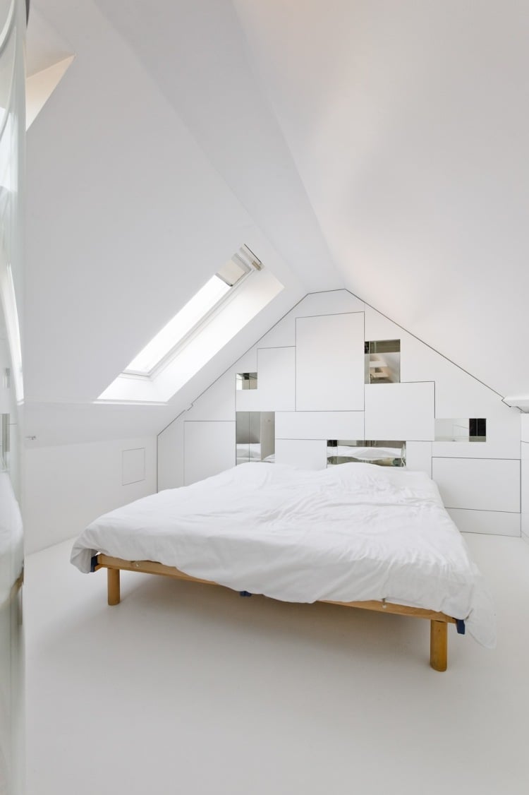 weiße-schlafzimmermoebel-stil-gestaltung-minimalistisch-dachschraeg-schraege-schrankwand-holz
