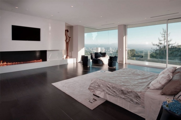 Weiße Schlafzimmermöbel -stil-gestaltung-minimalistisch-landschaft-fenster-kaminoffen-gross