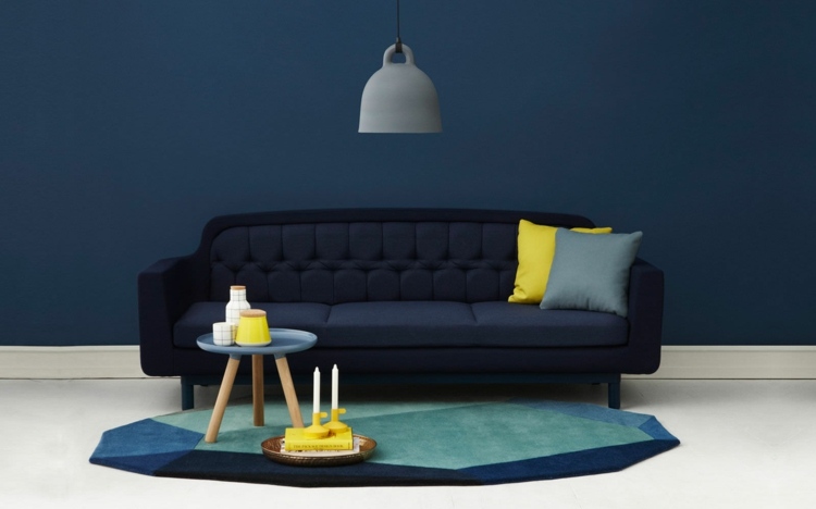 wohnzimmerlampen ideen bell haengeleuchte sofa blau teppich