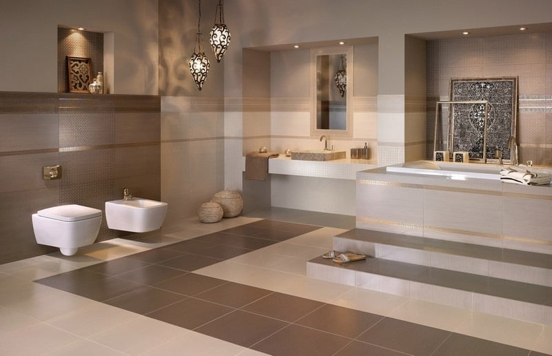 Badezimmer-beige-modern-gestalten-Sandfarbe-Fliesen-braun
