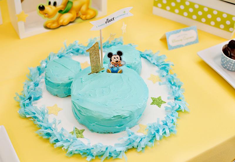 Deko-Kindergeburtstag-selber-machen-Torte-Mickey-Mouse