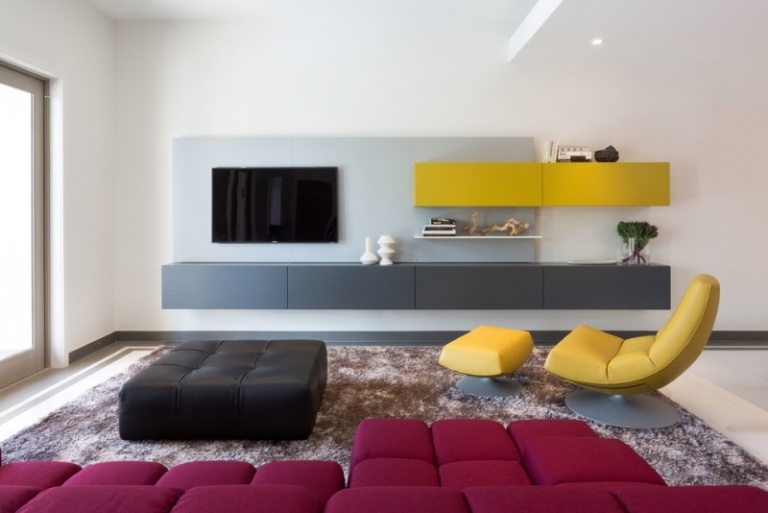 Einrichten-Grau-Gelb-Wohnzimmer-Farben-kombinieren-Wohnwand