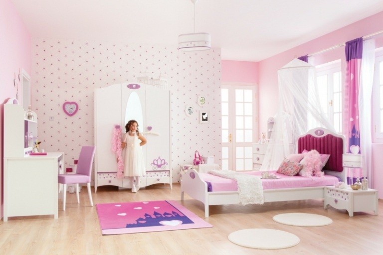 Kinderbett-Babyzimmer-Prinzessin-umbauen-Juniorbett-Tapeten