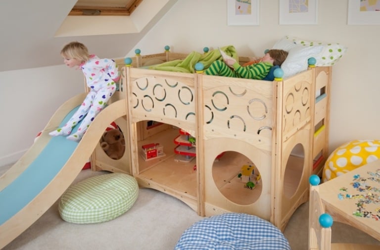 Kinderbett-Babyzimmer-platzsparend-Rutsche-Spielzeuge-unten-aufbewahren