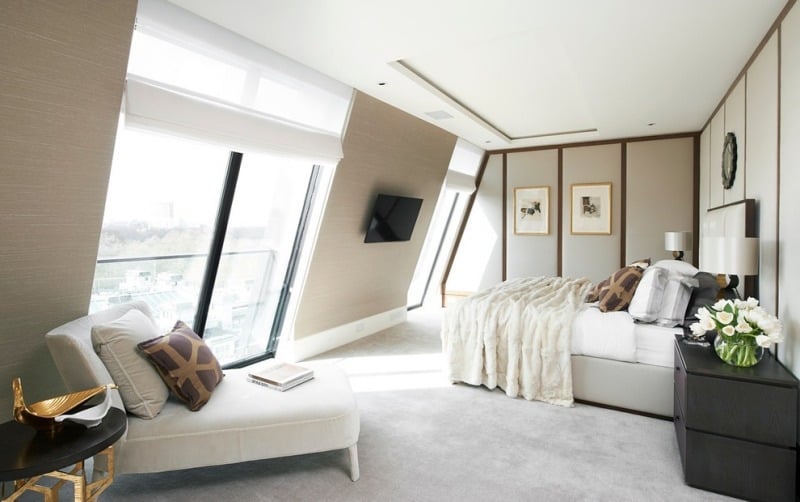 Schlafzimmer-Dachschraege-gestalten-Fernseher-Kleiderschrank-Tagesbett
