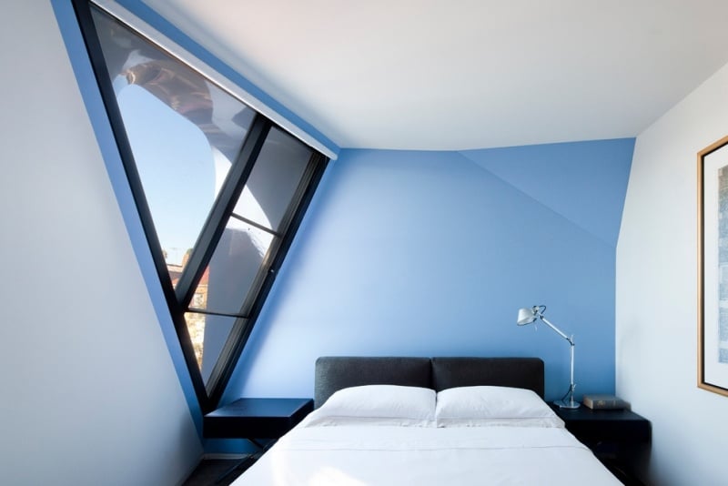 Schlafzimmer-Dachschraege-gestalten-Wand-streichen-Ideen